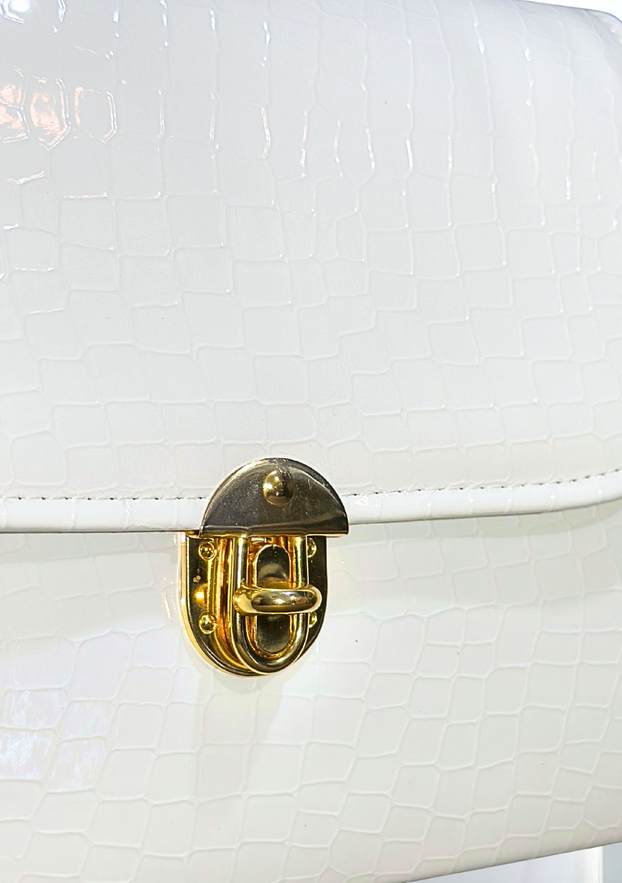 Luxury White Croc-Embossed Leather Handbag with Gold Lock – Elegant Top Handle Purse